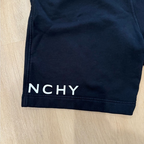 GIVENCHY Bermuda Sweat Shorts - Picture 10 of 12